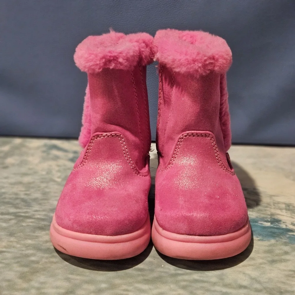 OshKosh Girls Pink Faux Fur Winter Boots Toddler Size 7
